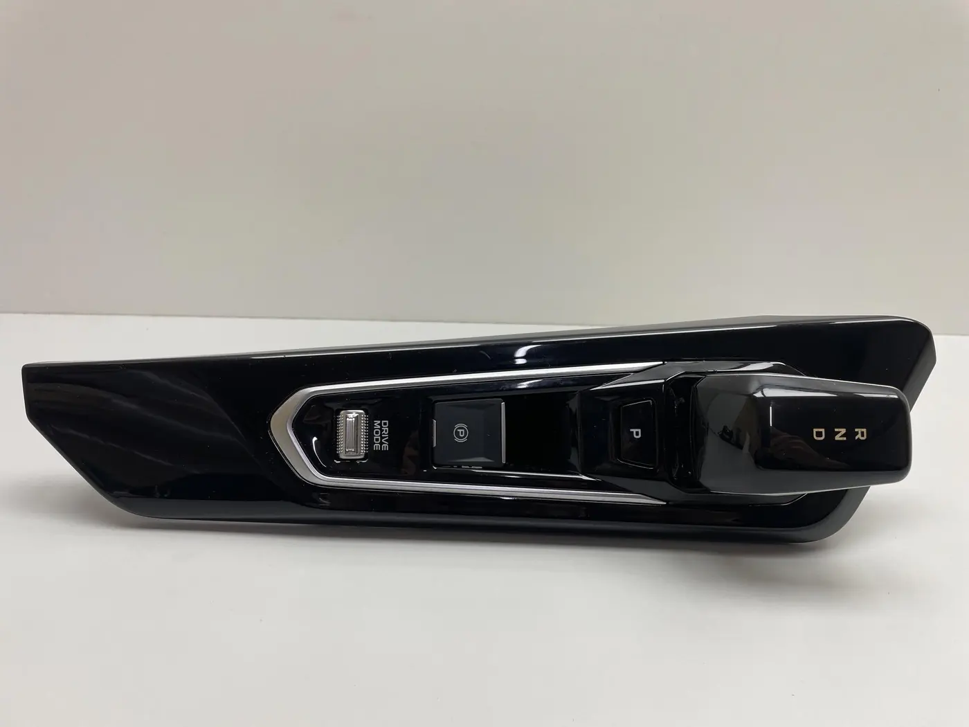 Кулиса к Geely Coolray 2025