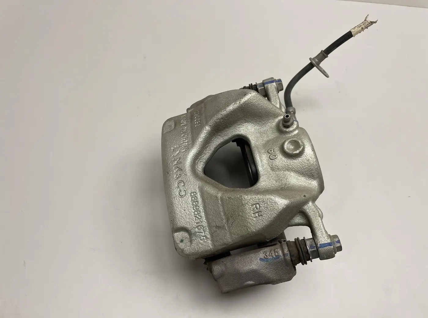 Суппорт передний правый к Geely Monjaro 2024