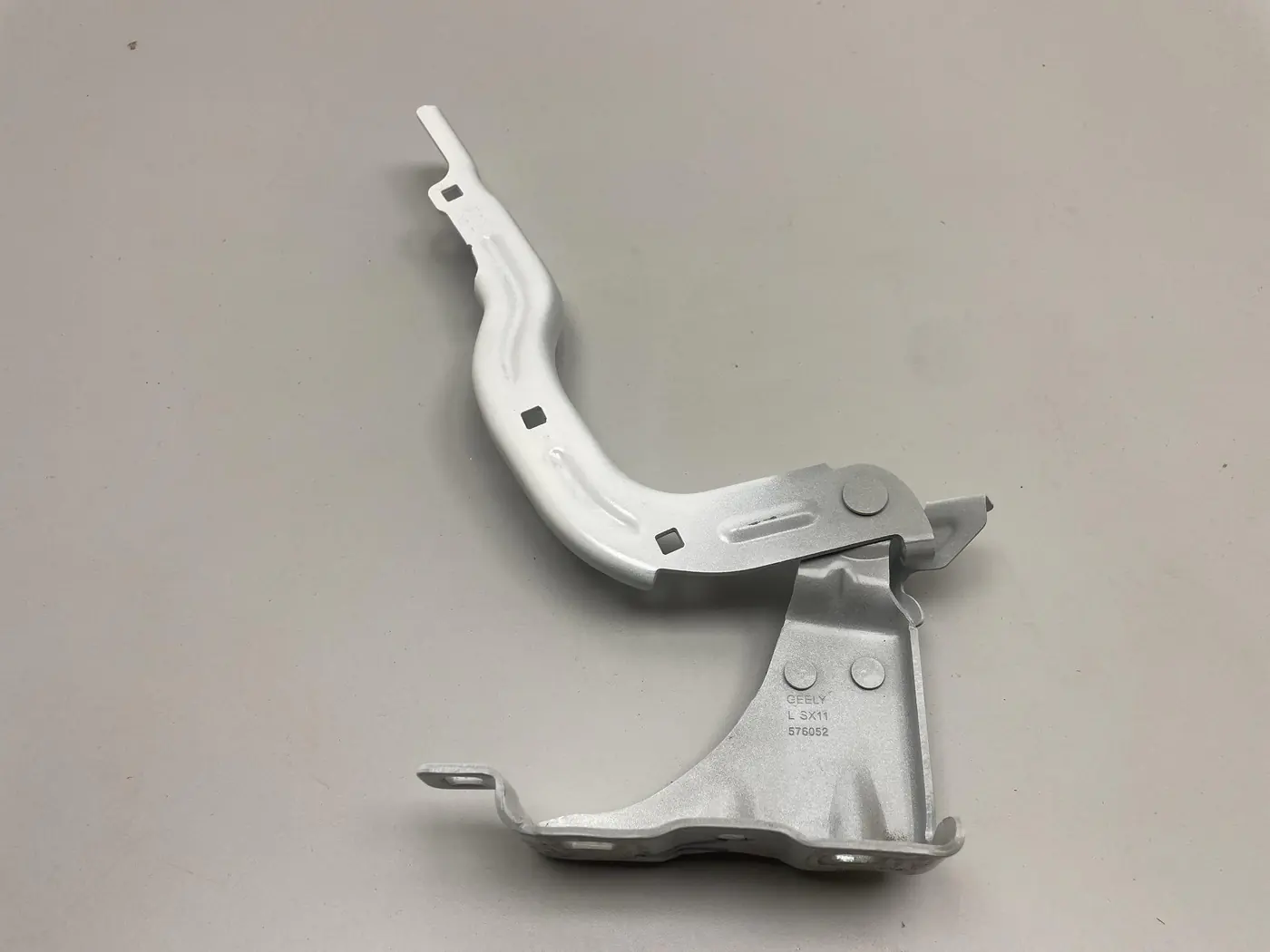 Петля капота левая к Geely Coolray 2023