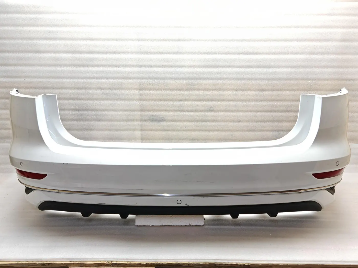 Бампер задний к Geely Emgrand 2023