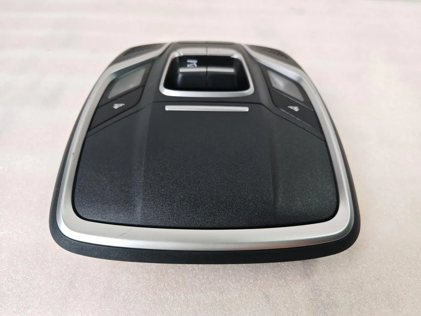 Фонарь салона (плафон) к Geely Tugella 2022