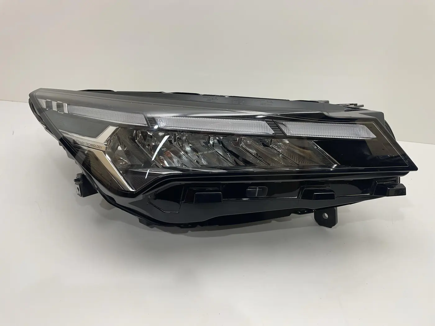 Фара правая к Geely Coolray 2025