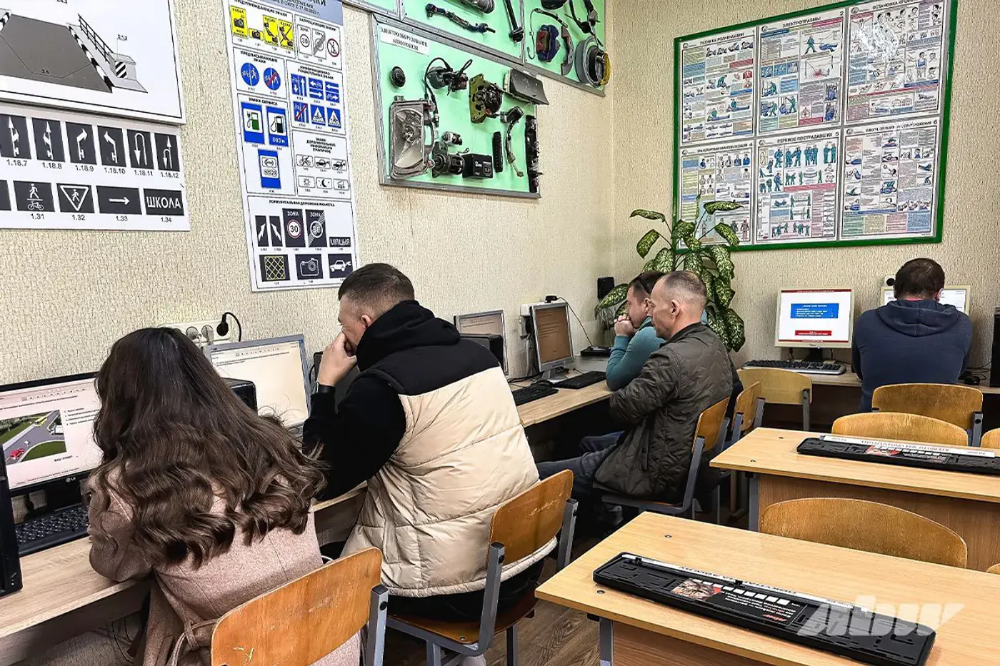 С пометкой АТ – и никакой механики: как в Беларуси прижились права на автомат