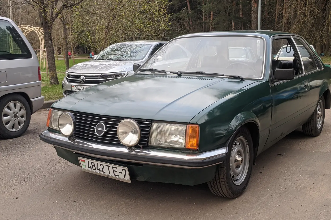47-летний Senator, Rekord и Commodore: эта молодая семья очень любит старые Opel