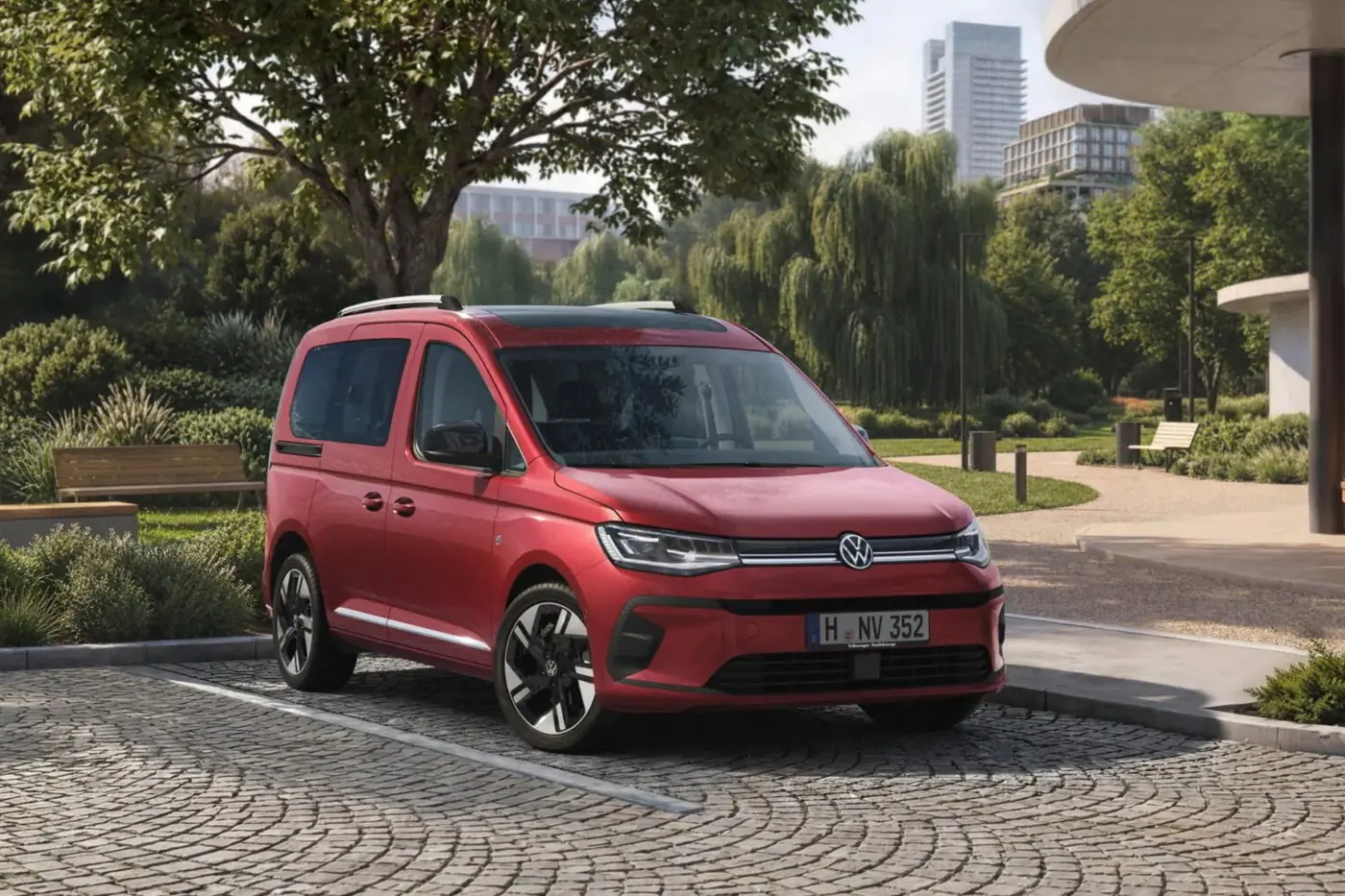 Внешне изменились мало, а что внутри? Встречаем обновленные Volkswagen Caddy и Multivan