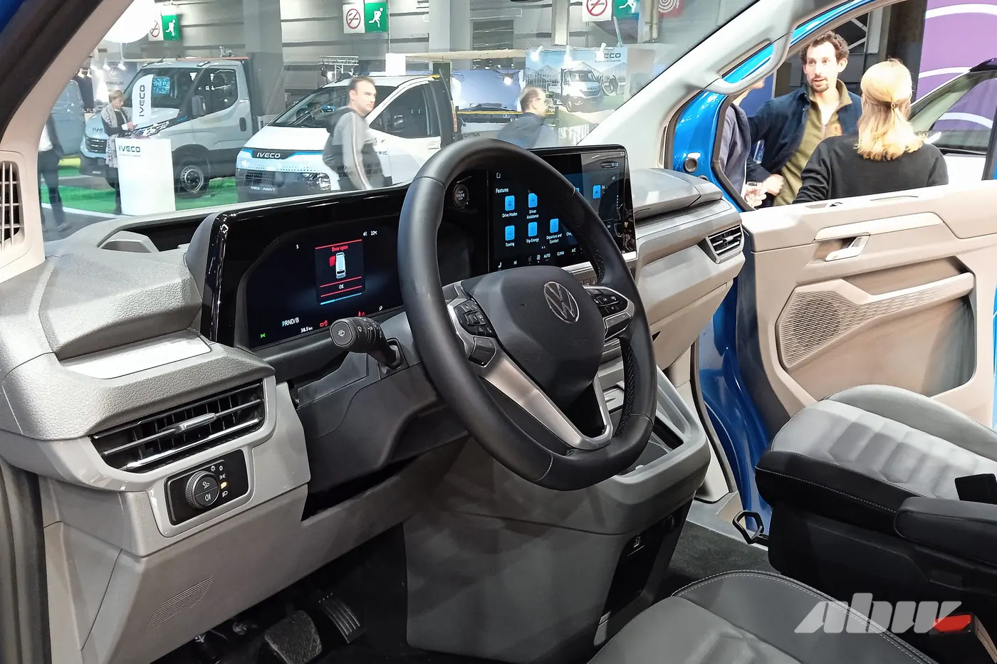 Внешне изменились мало, а что внутри? Встречаем обновленные Volkswagen Caddy и Multivan