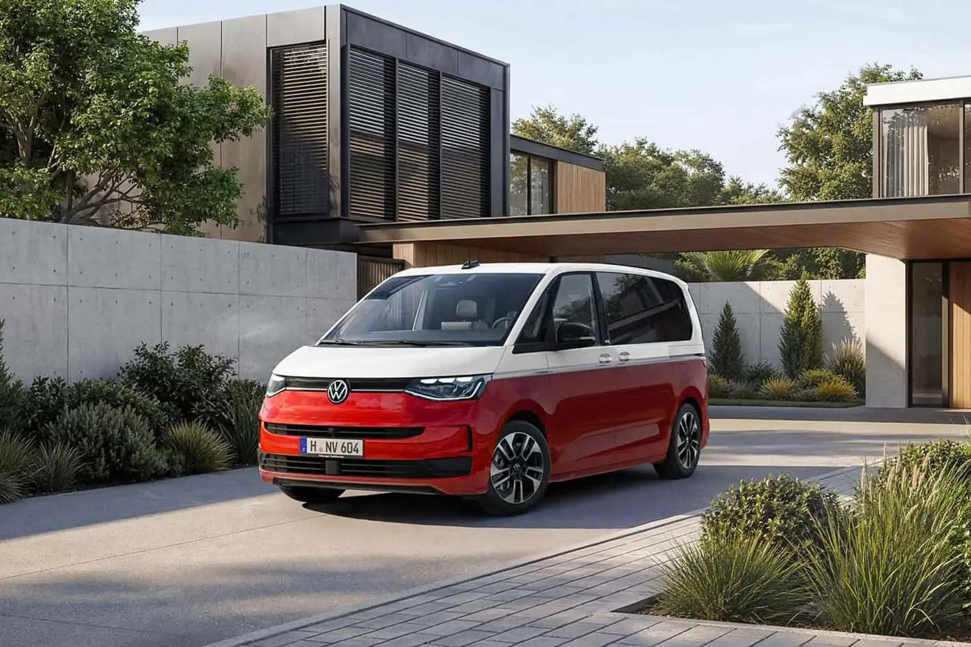 Внешне изменились мало, а что внутри? Встречаем обновленные Volkswagen Caddy и Multivan