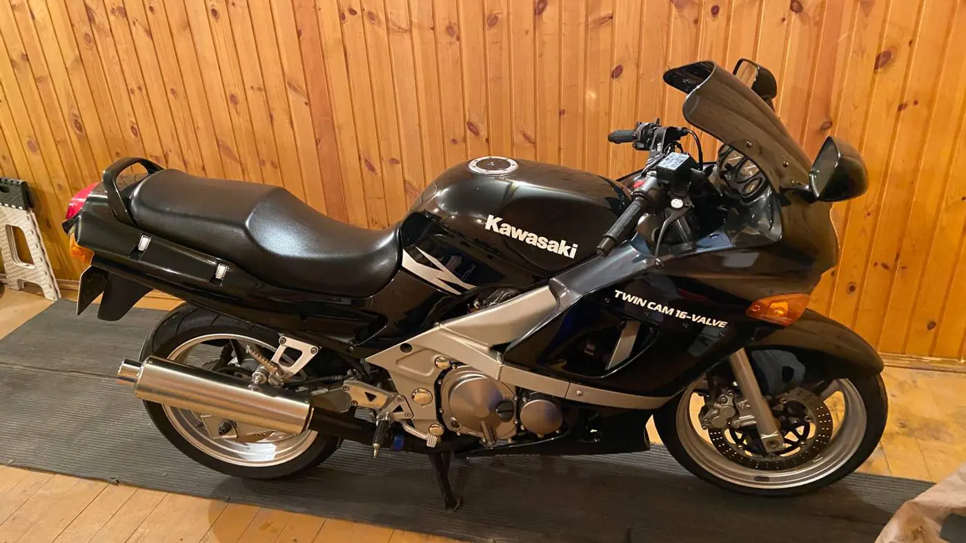 Kawasaki ZZR 600, 1998