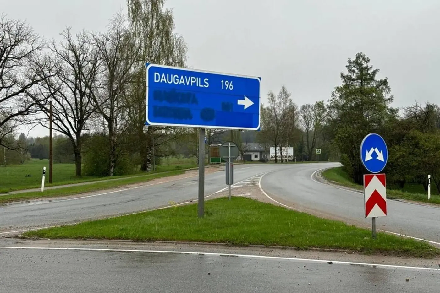 Латвия пока не будет менять указатели с названиями белорусских городов