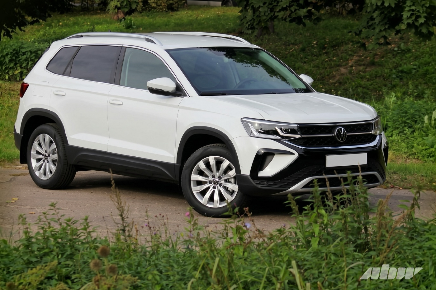 Не те, кем кажутся: считаем стоимость обслуживания Volkswagen Taos и Kia Seltos