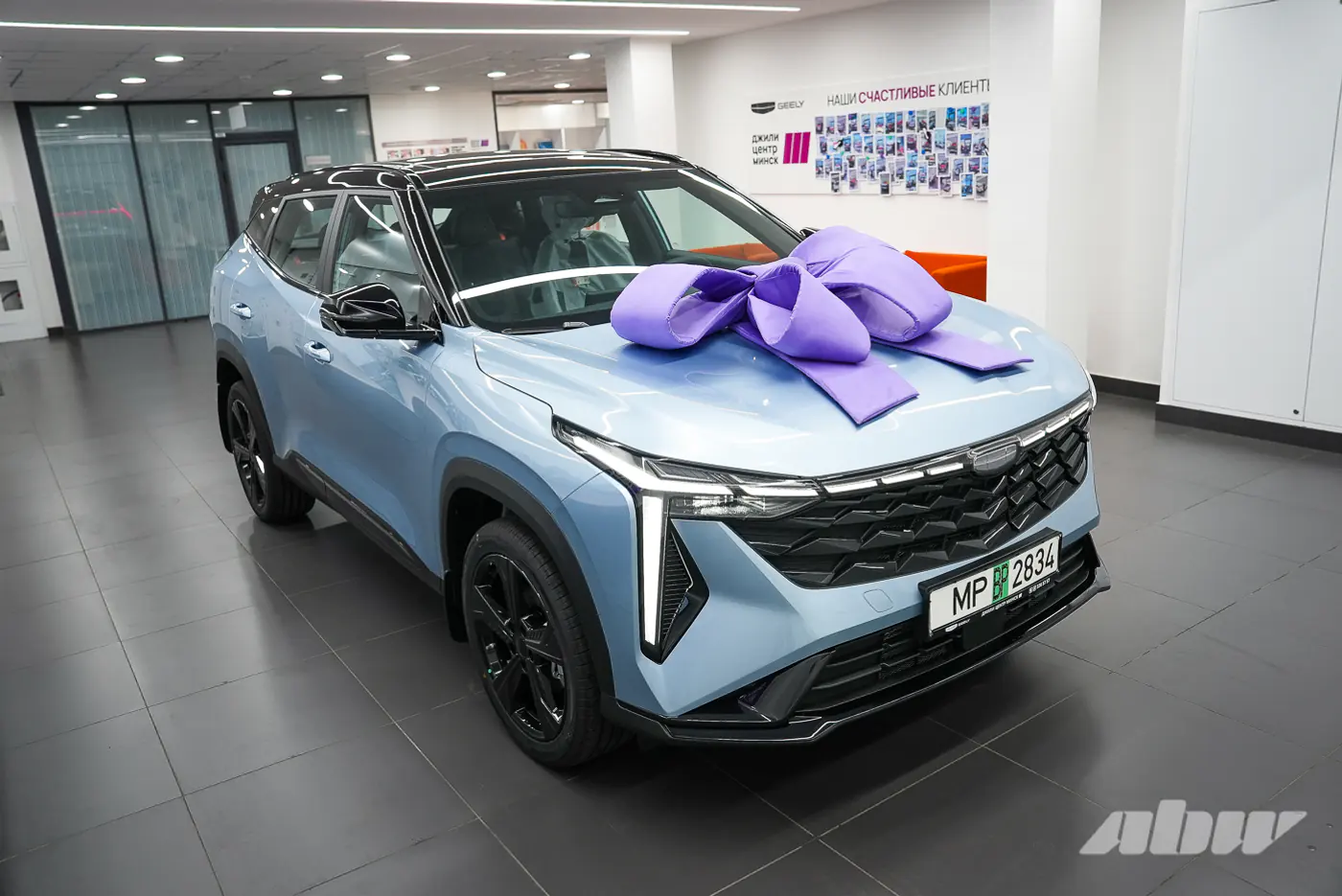 Новый Geely Cityray, семейный праздник и красивый шоурум – как выглядит идеальная выдача автомобиля