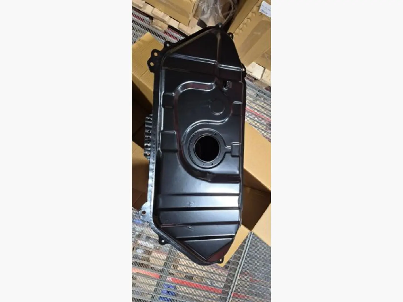 Бак топливный к Toyota Yaris Verso 2001