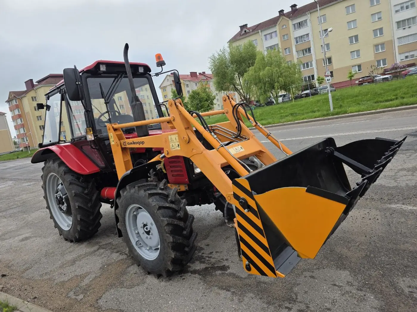 загрузчик сухих кормов МТЗ (BELARUS) 82 2018