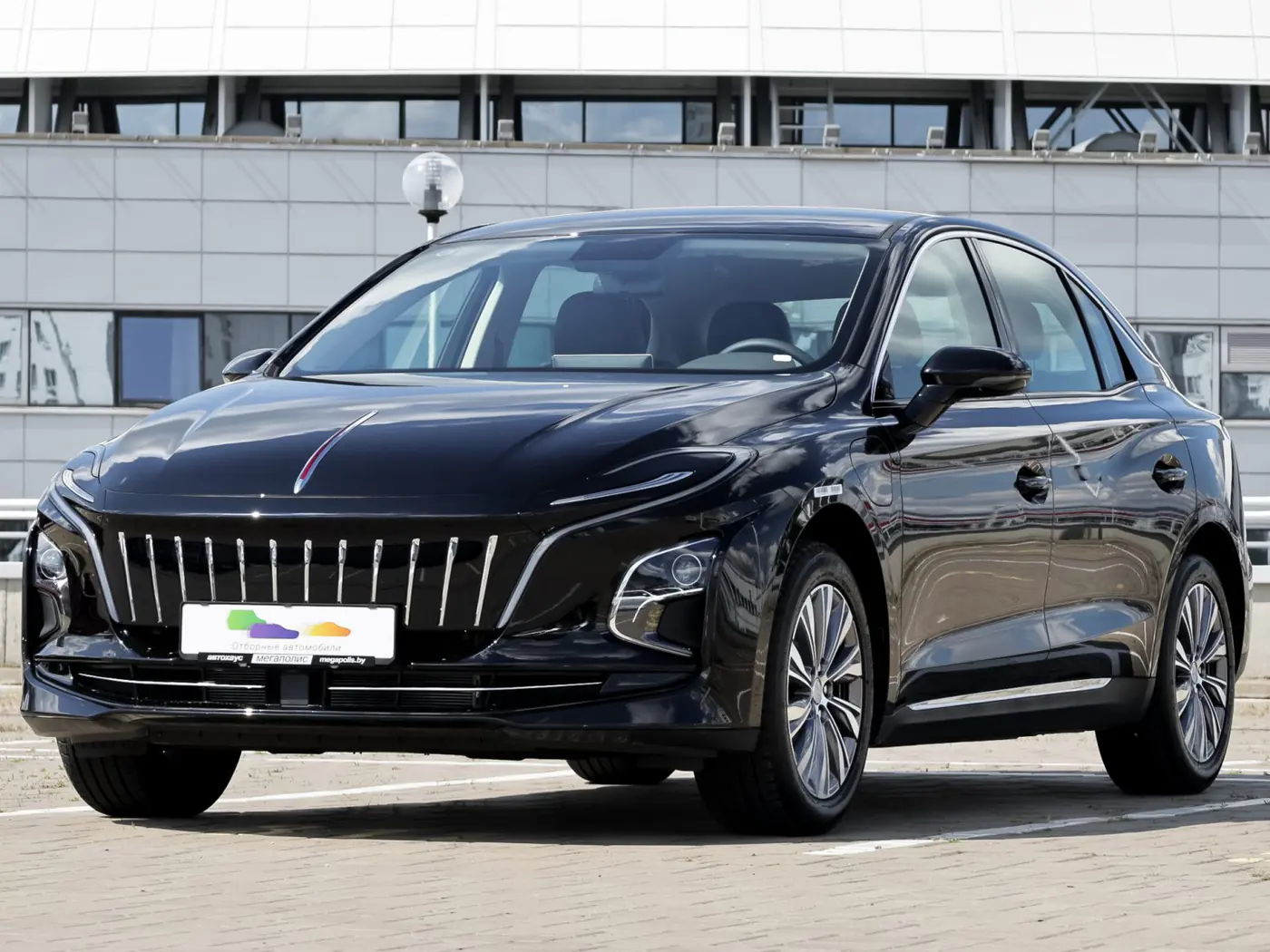 Hongqi E-QM5 I, 2025
