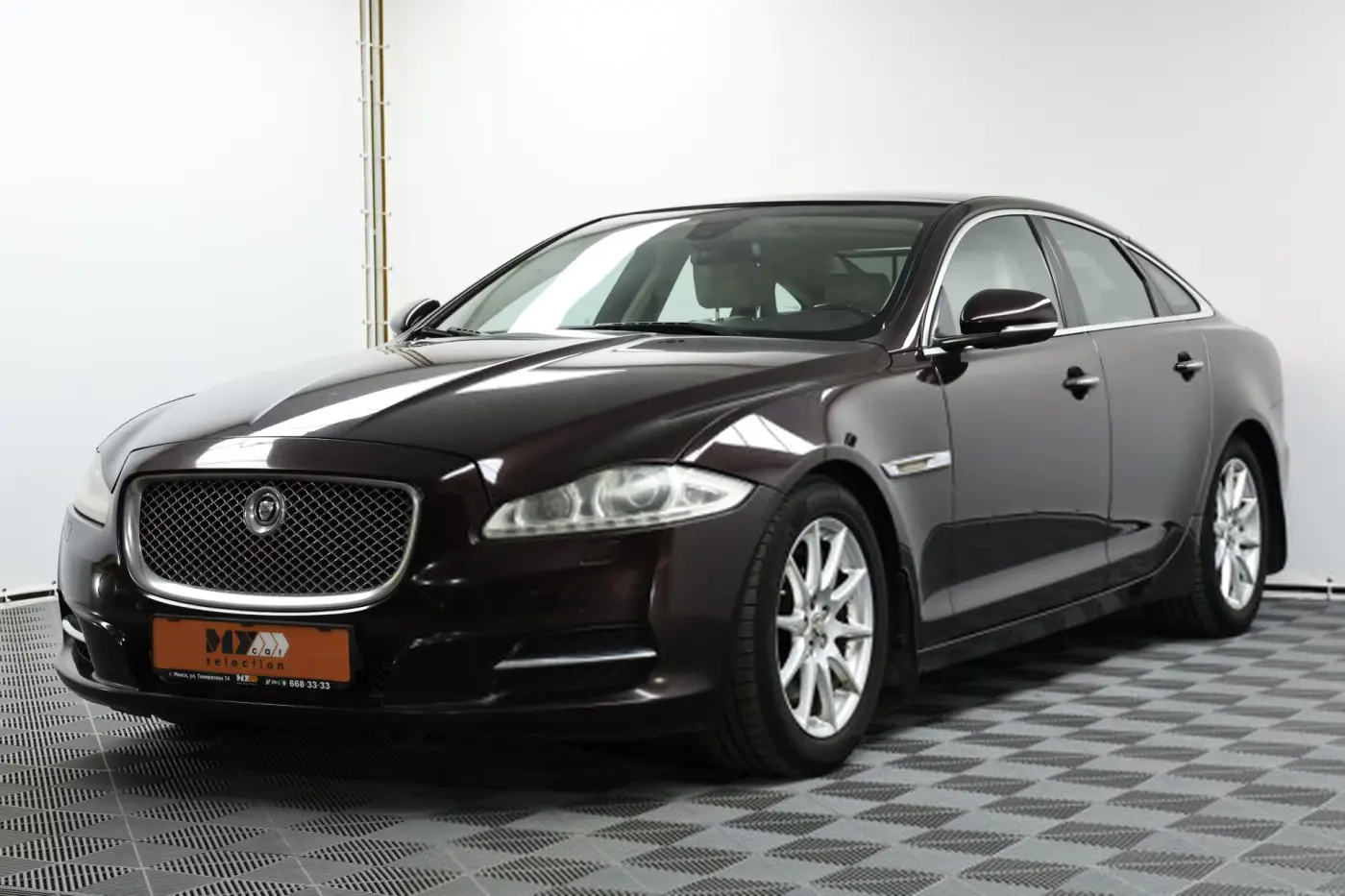 Jaguar XJ IV (X351), 2010