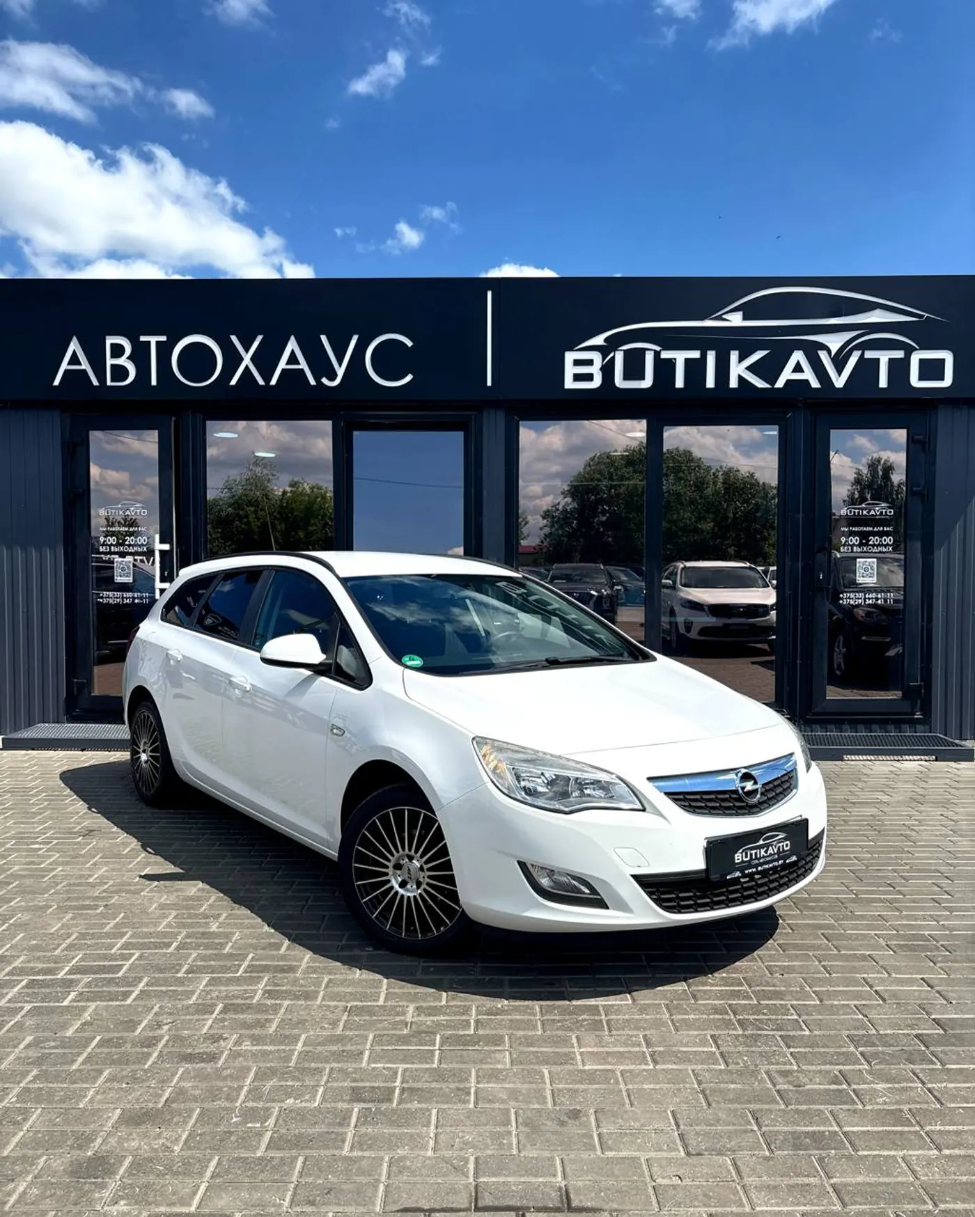 Opel Astra J Рестайлинг, 2012