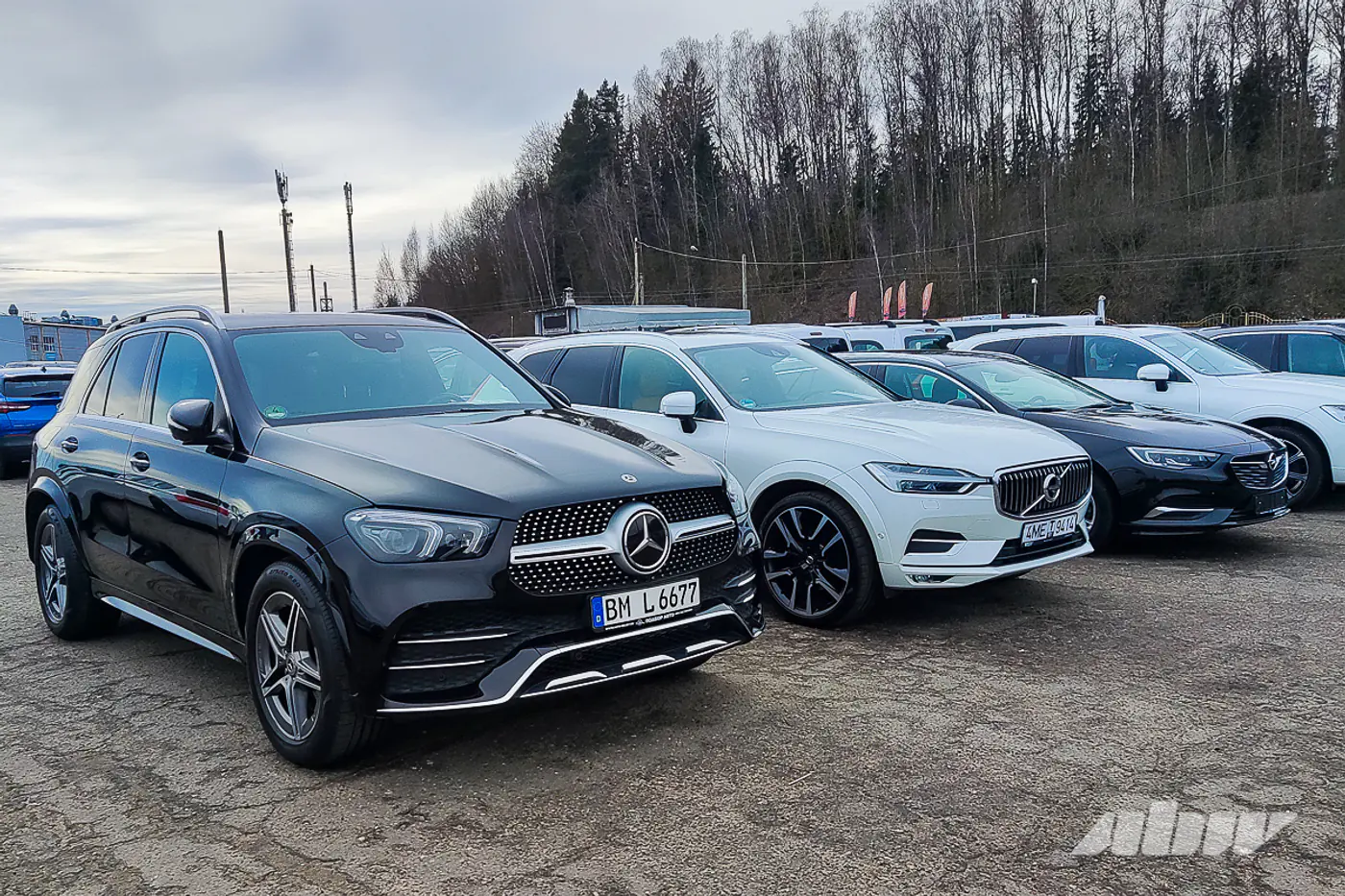 Новый Geely или б/у BMW в лизинг: сравниваем платежи и выбираем