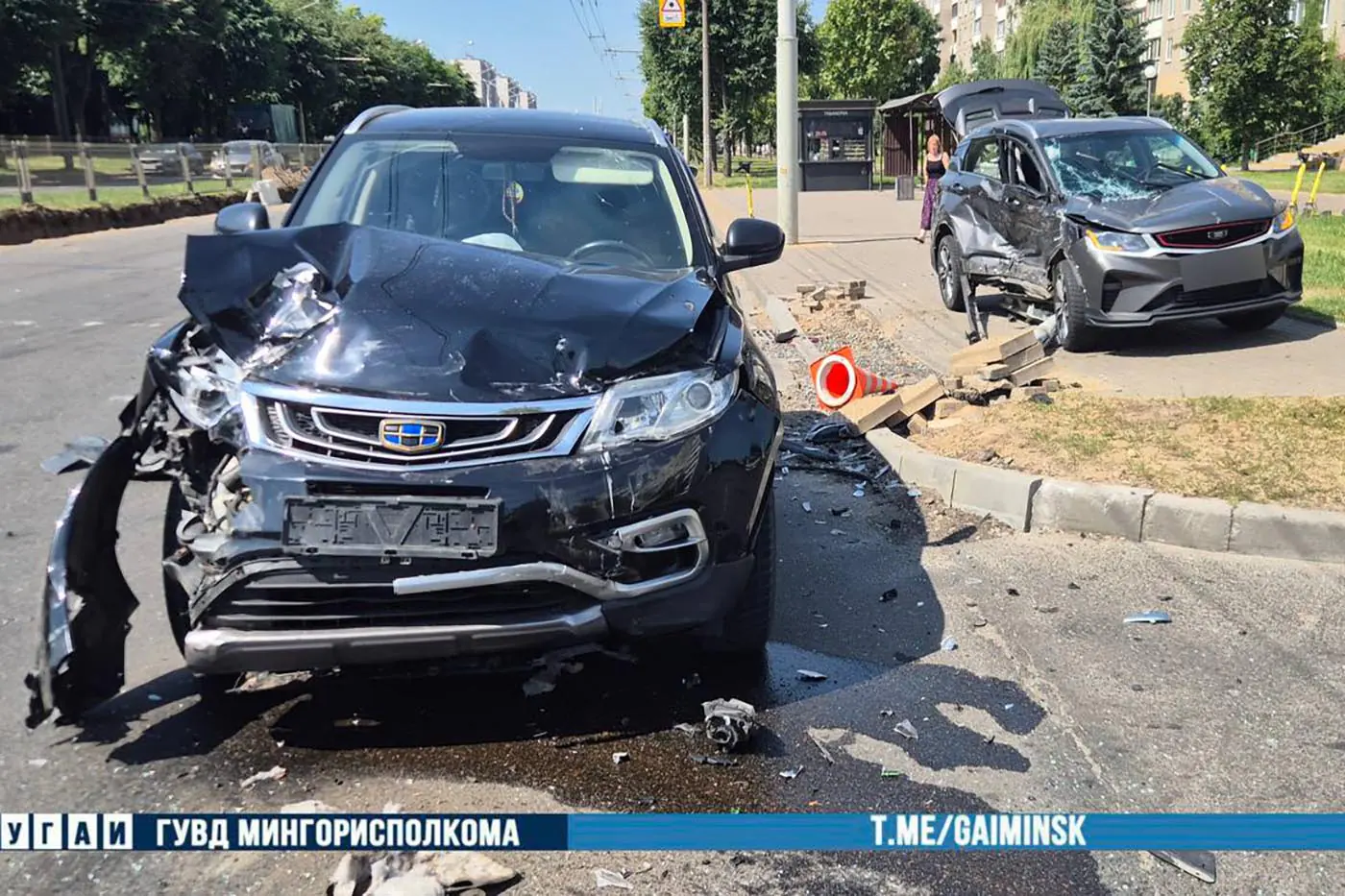 18-летняя водитель каршеринга не справилась с поворотом – трое в больнице