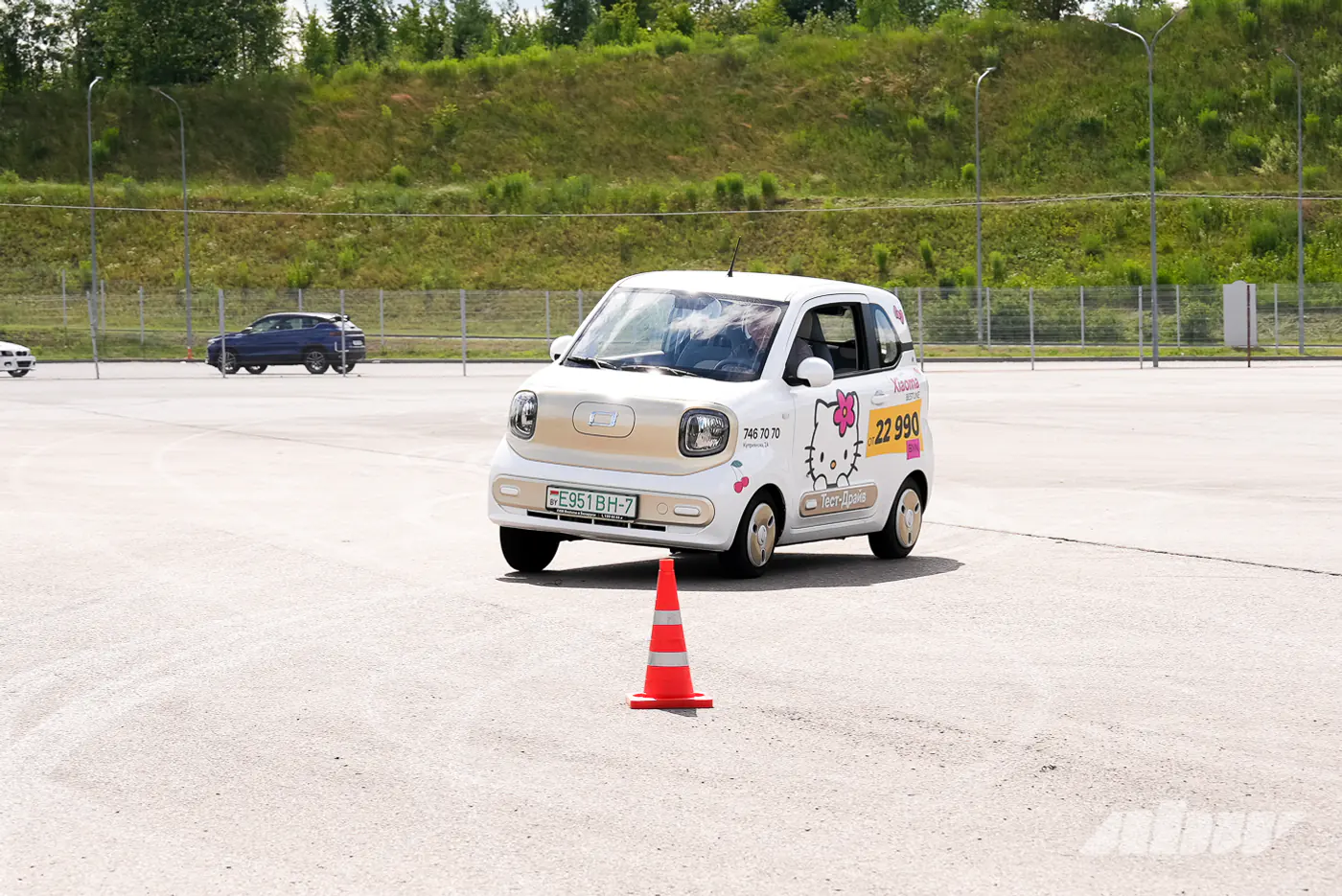 Удалось ли перевернуть Xiaoma? Испытываем автомобиль с экспертами на площадке ДОСААФ