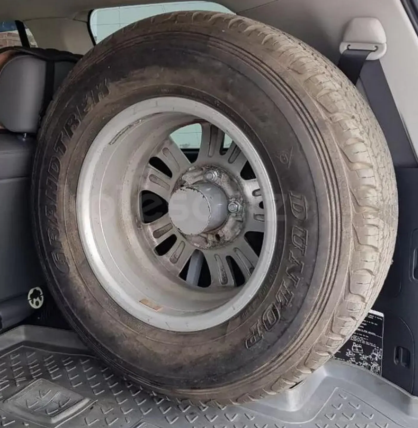 Крепление запасного колеса к Toyota Land Cruiser 2000