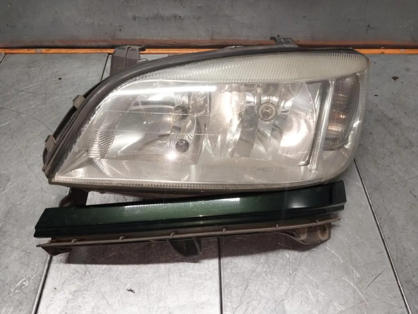 Фара левая к Opel Zafira 2001