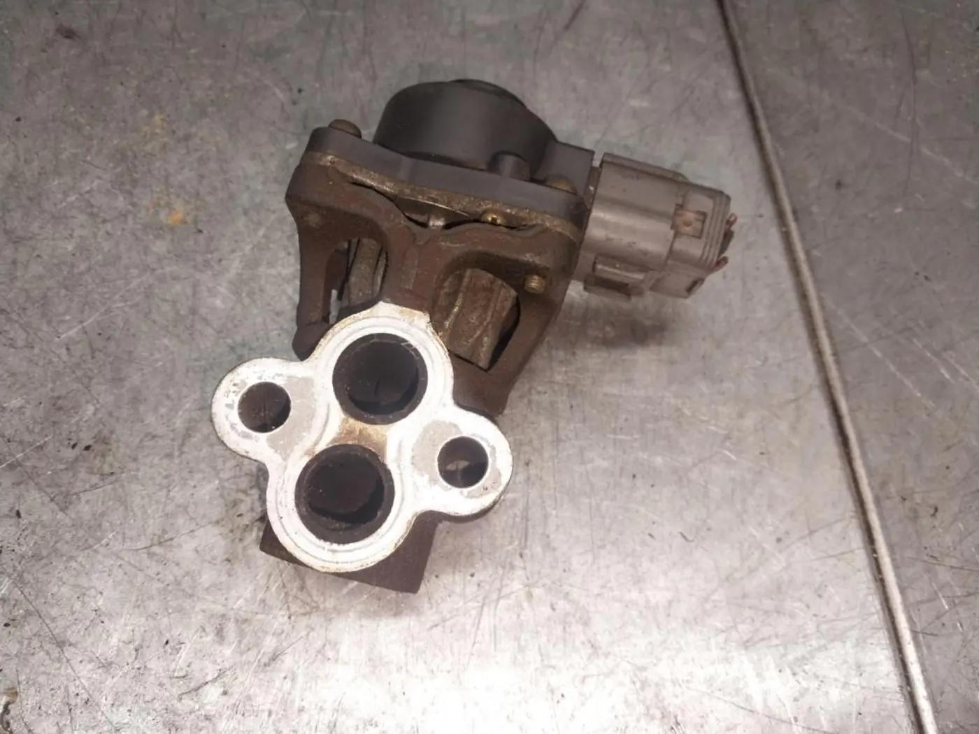 Клапан EGR к Suzuki Swift 2002