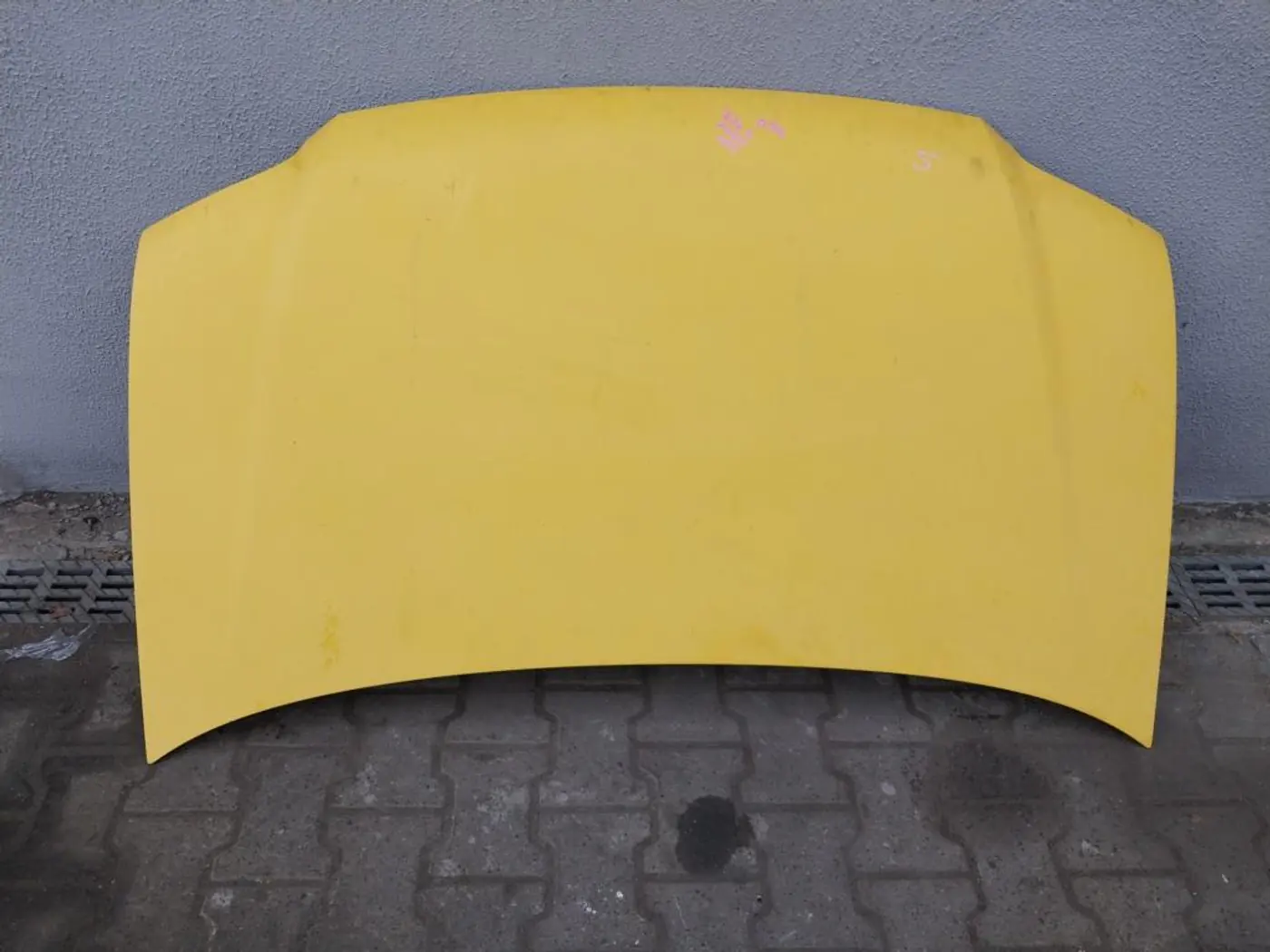 Капот к Volkswagen Caddy 2005