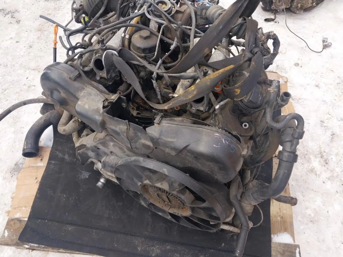 Двигатель к Audi A8 2001
