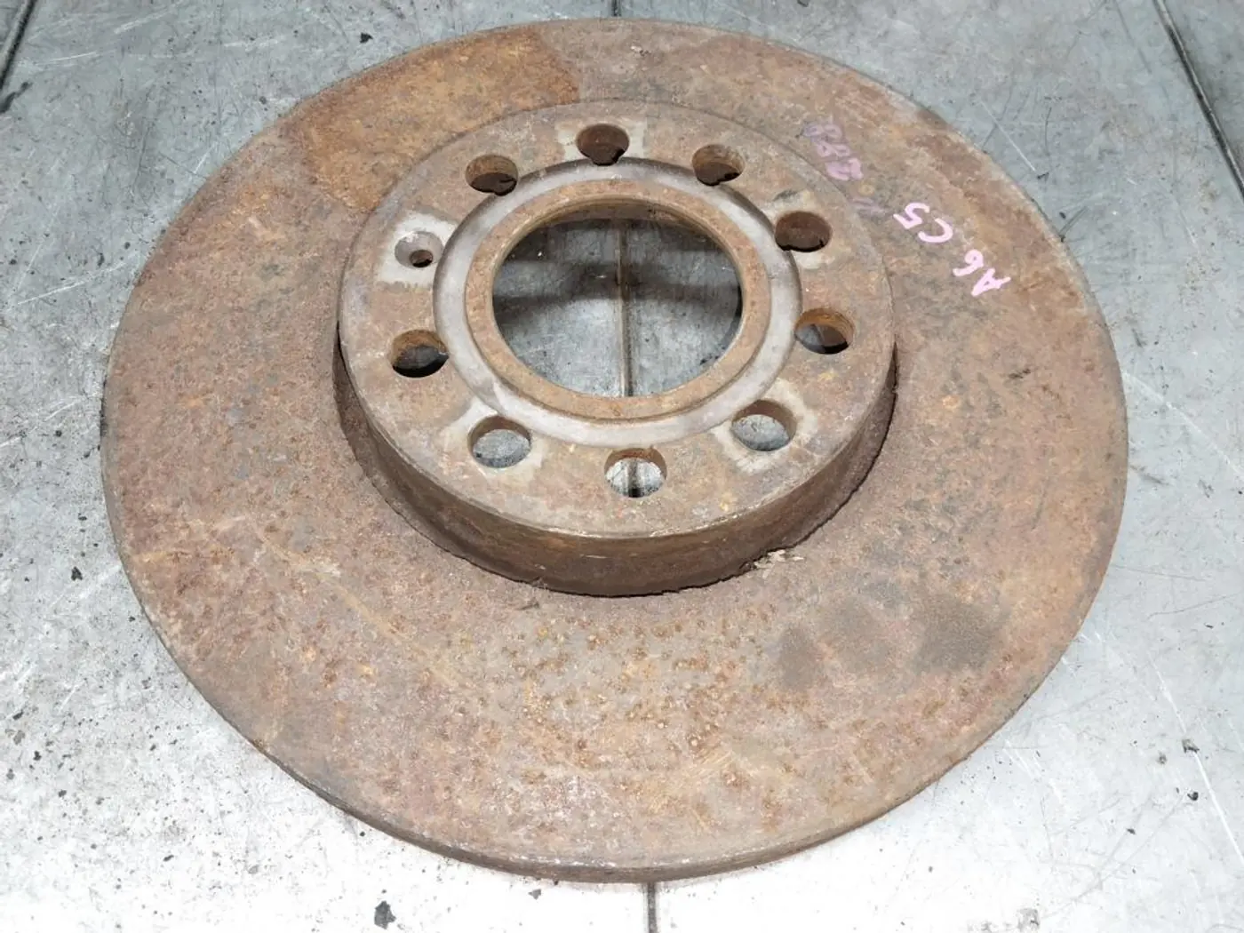 Диск тормозной передний к Audi A4 1997