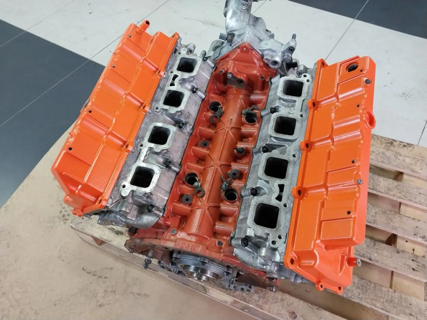 Двигатель к Dodge Challenger 2018