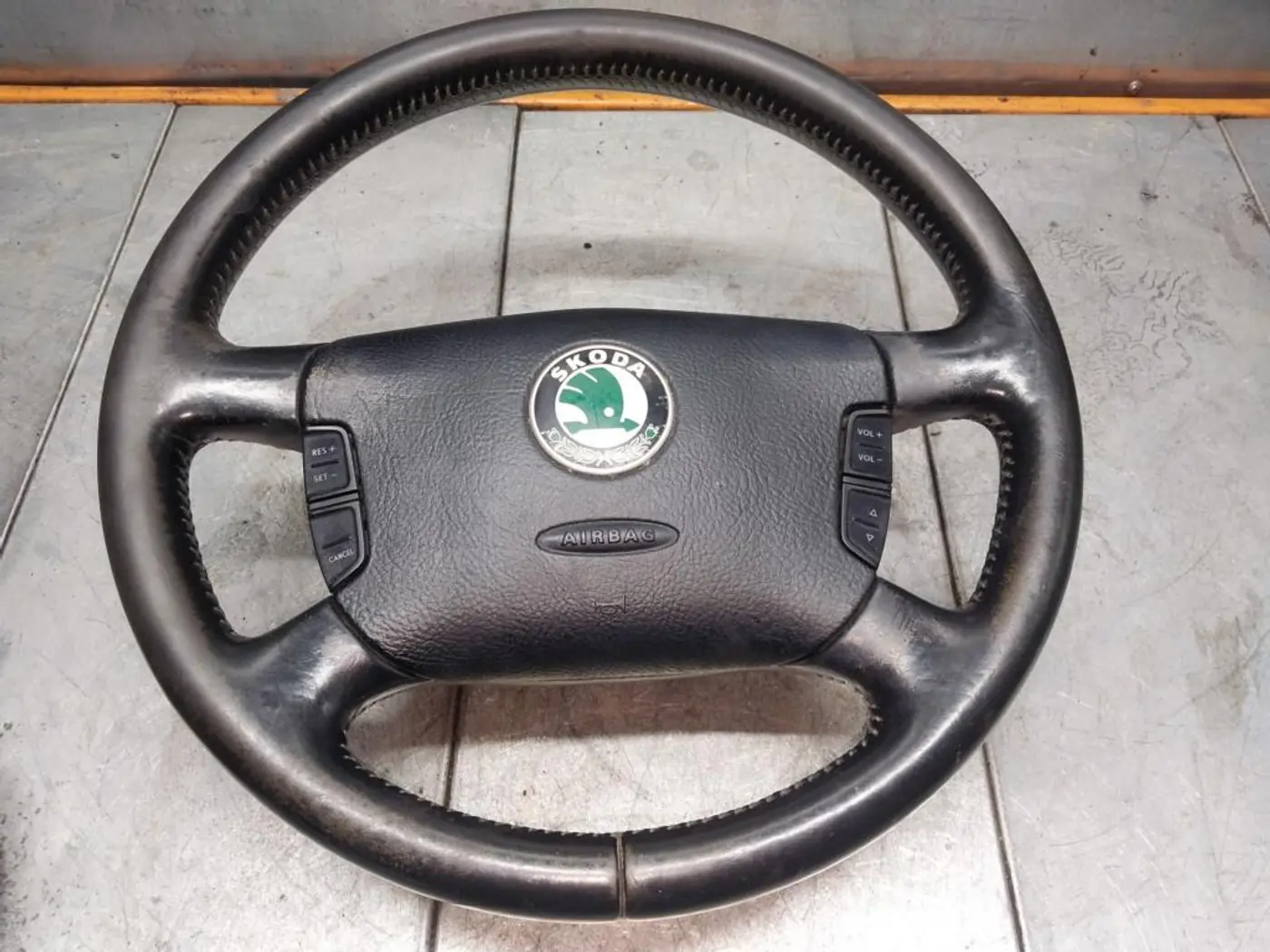 Руль к Skoda Octavia 2004