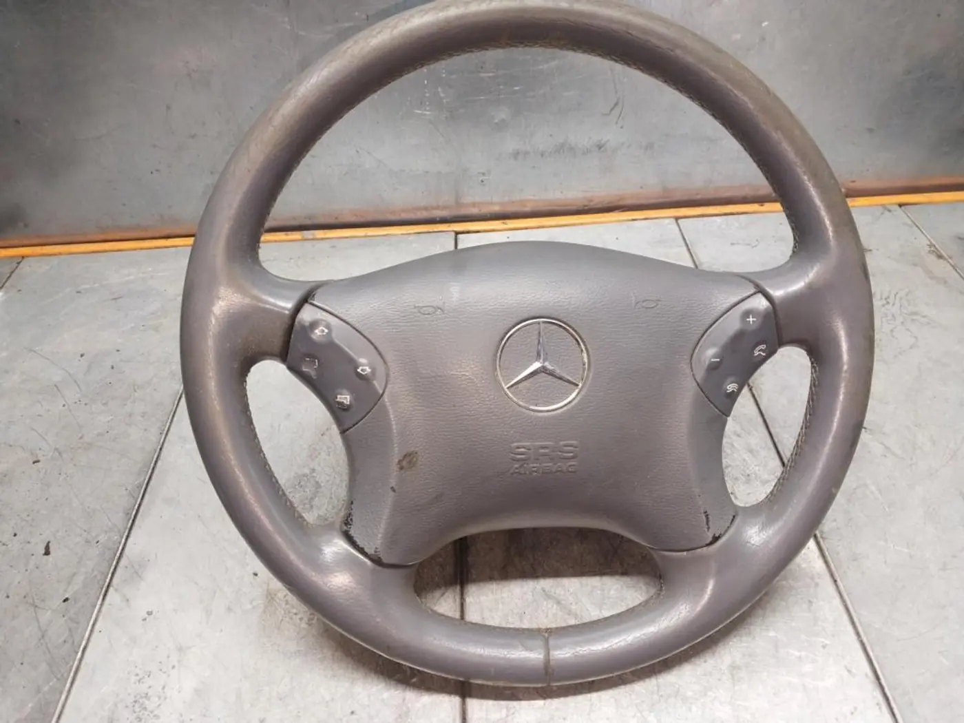 Руль к Mercedes-Benz C-klasse 2004