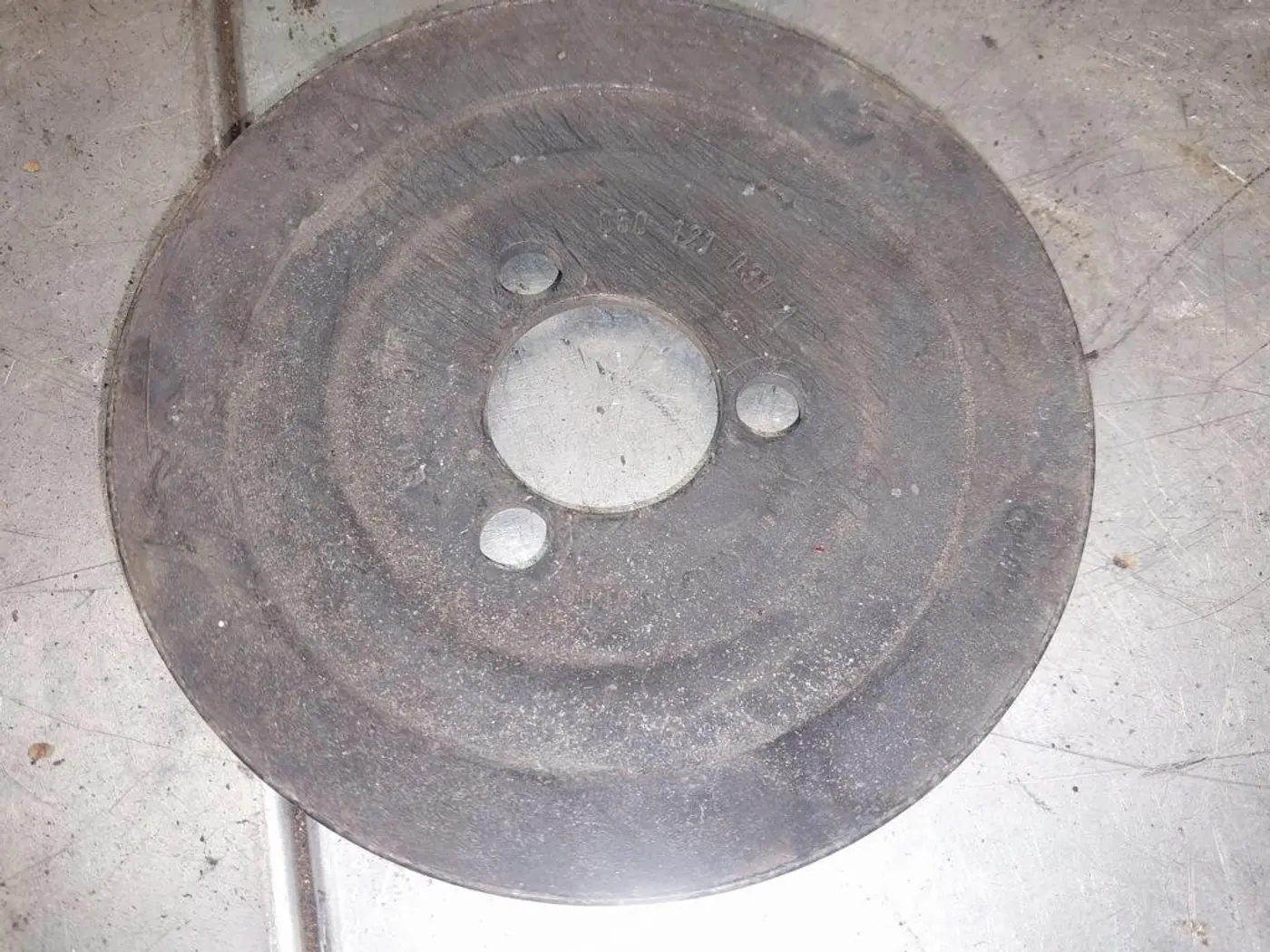 Шкив помпы к Audi 100 1994