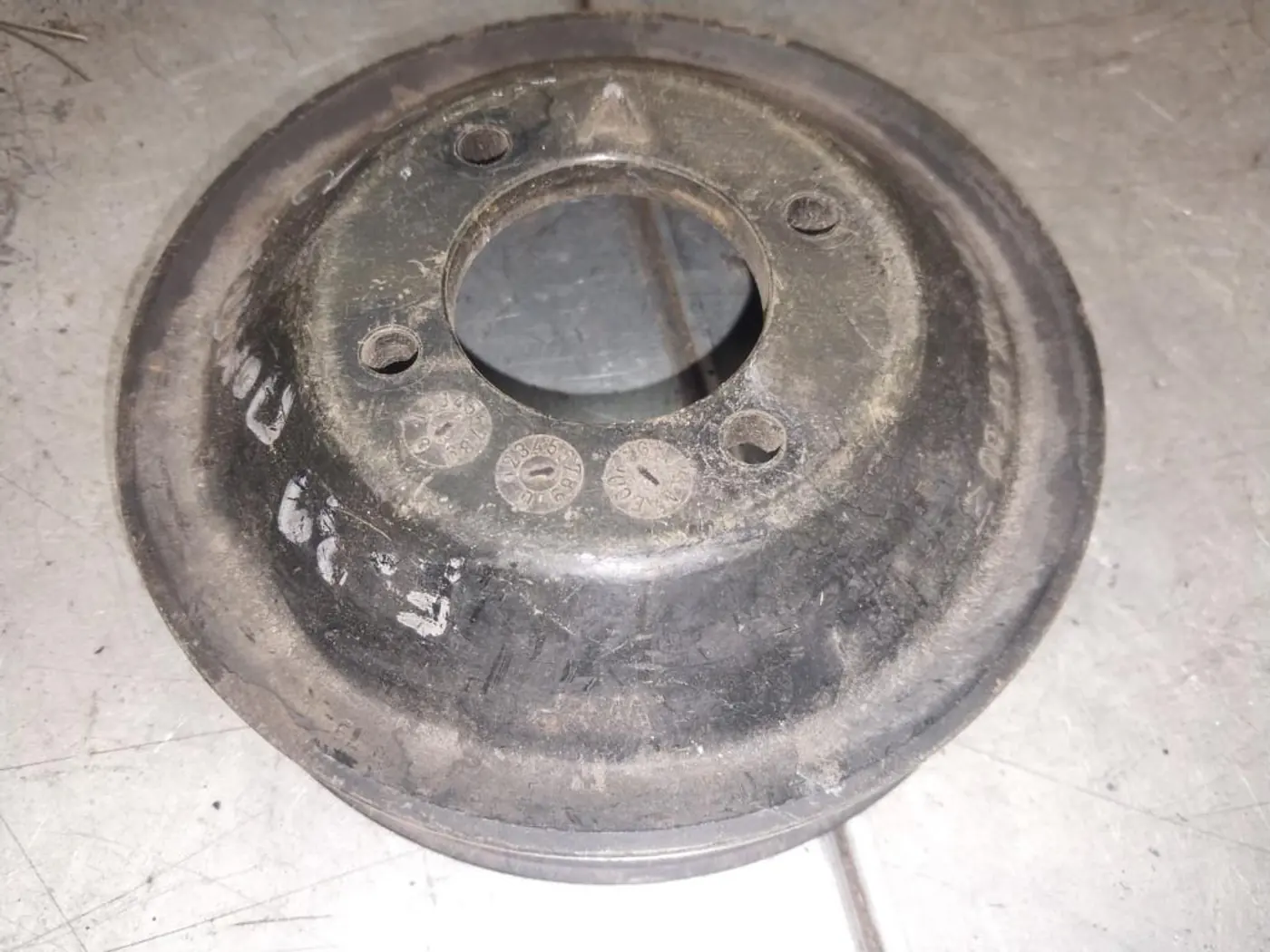 Шкив помпы к BMW 5 1997