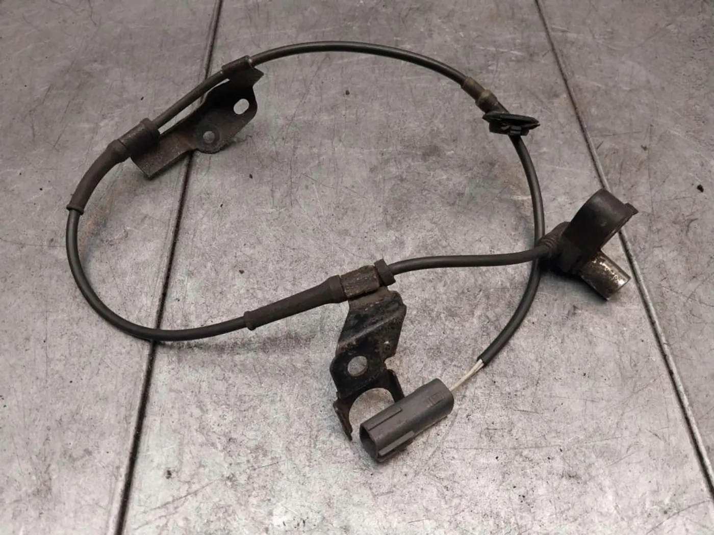 Датчик ABS к Mazda 626 1999