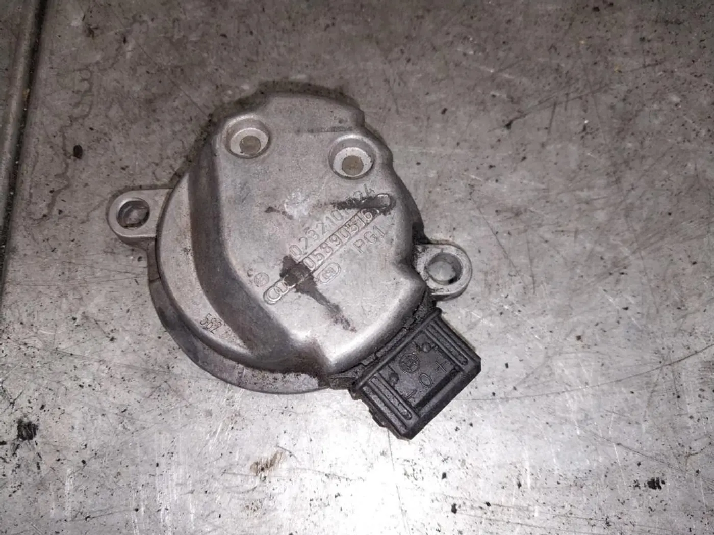 Датчик распредвала к Audi A6 1997