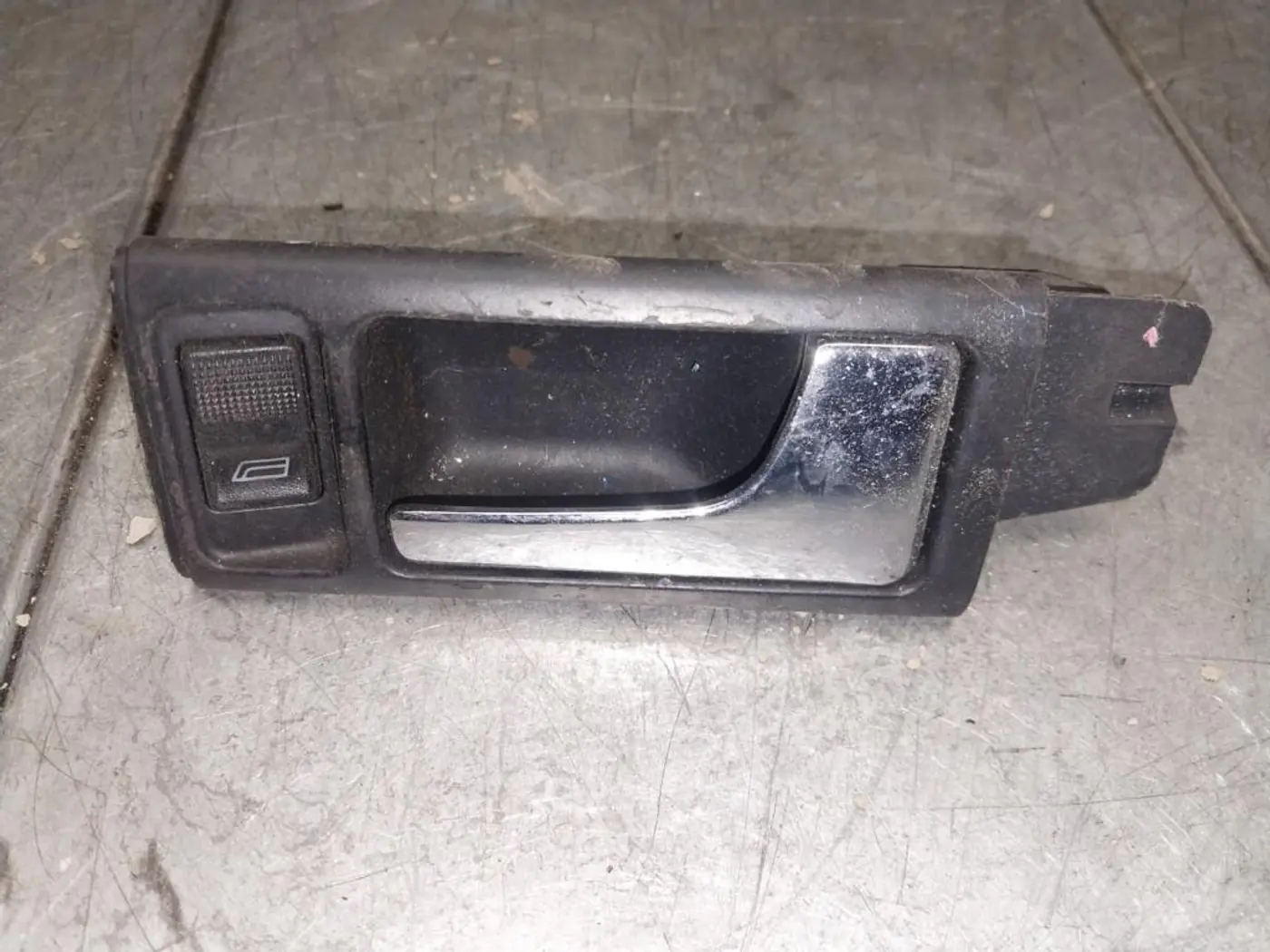 Ручка внутренняя задняя правая к Audi A6 1994