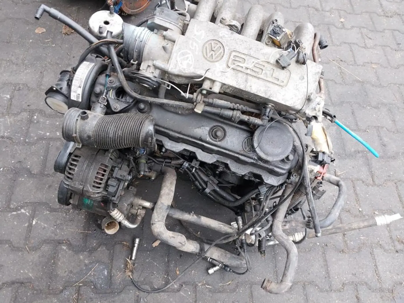 Двигатель к Volkswagen Caravelle 1999