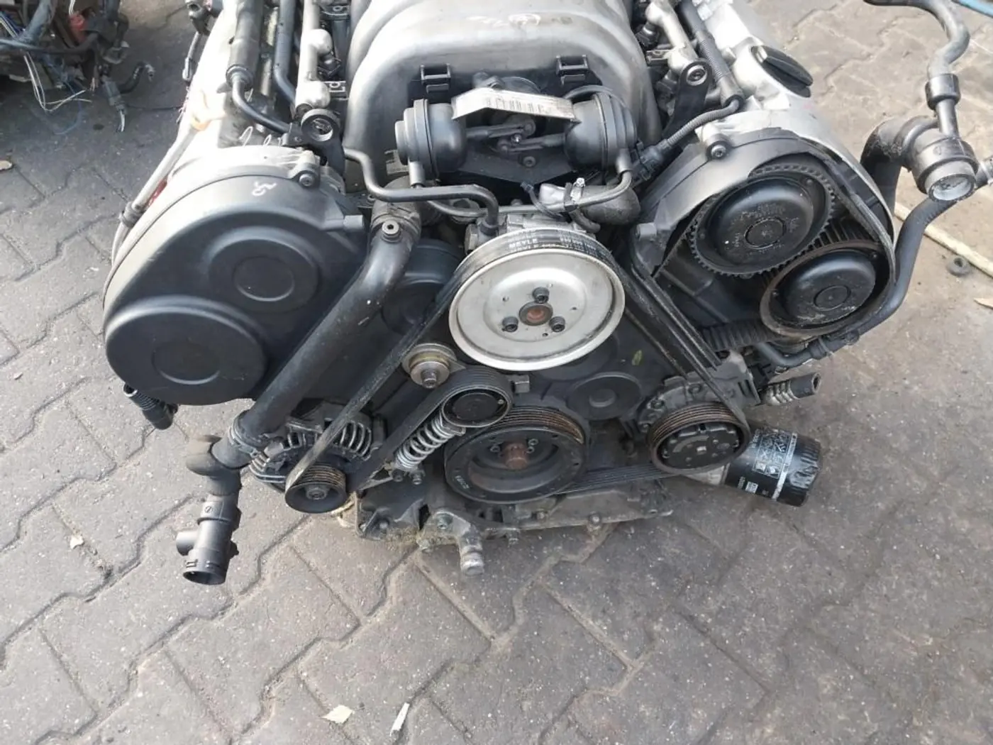 Двигатель к Audi A4 2003