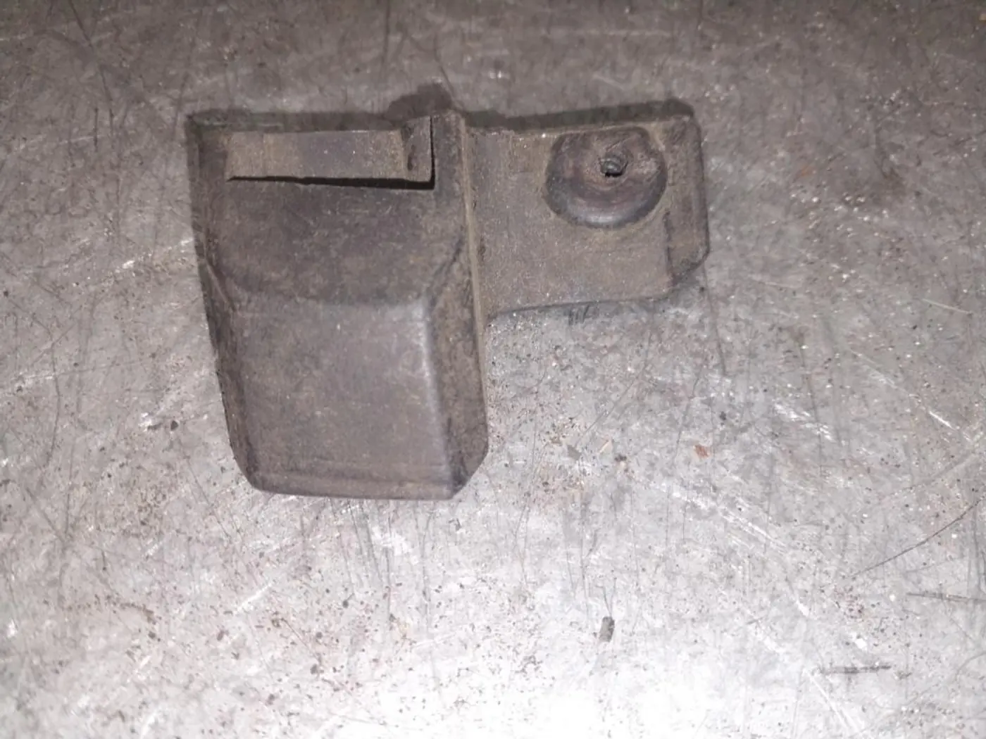 Кронштейн к Audi A6 1996