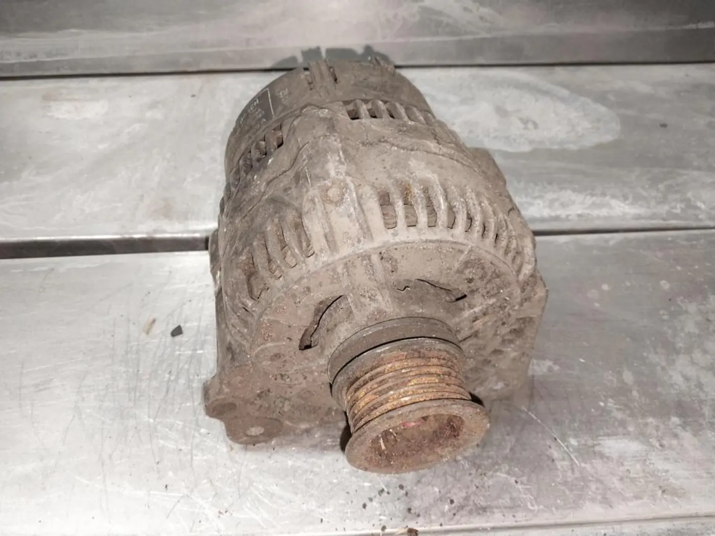 Генератор к Audi A6 1997