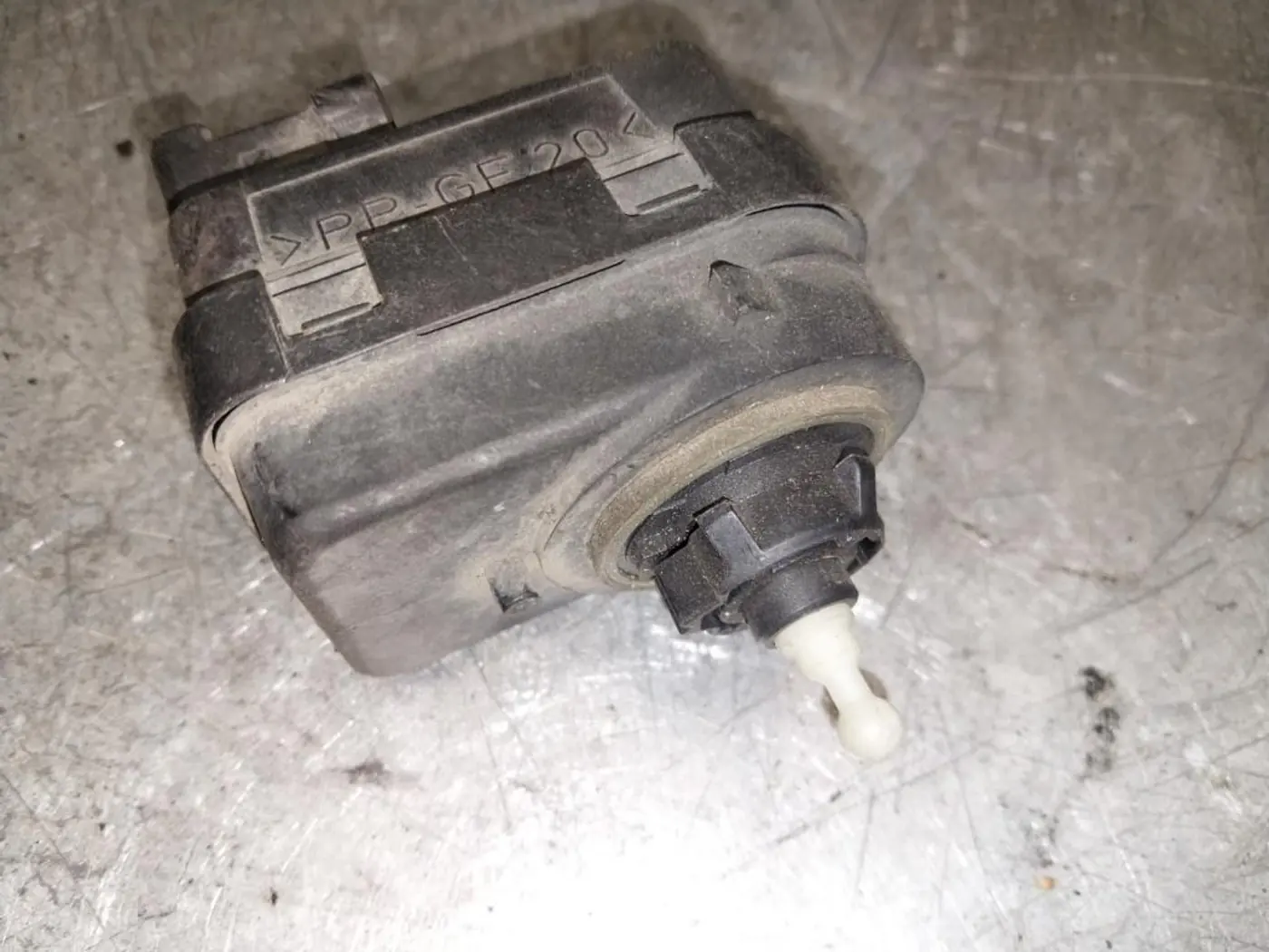 Корректор фар к Renault Laguna 1997