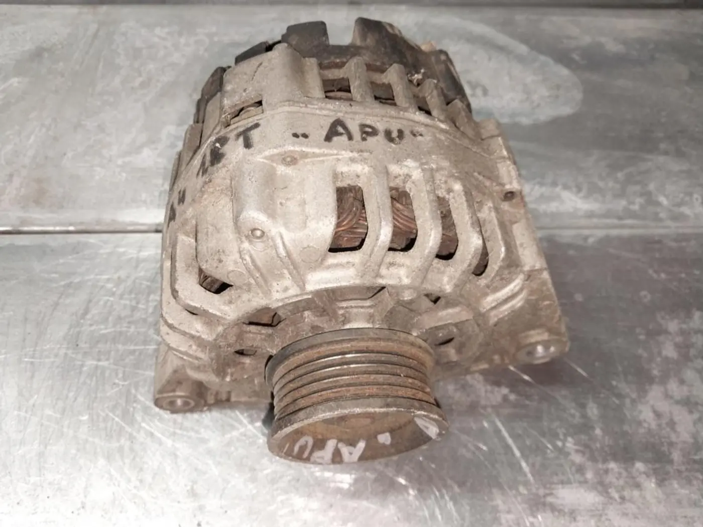 Генератор к Audi A4 2000