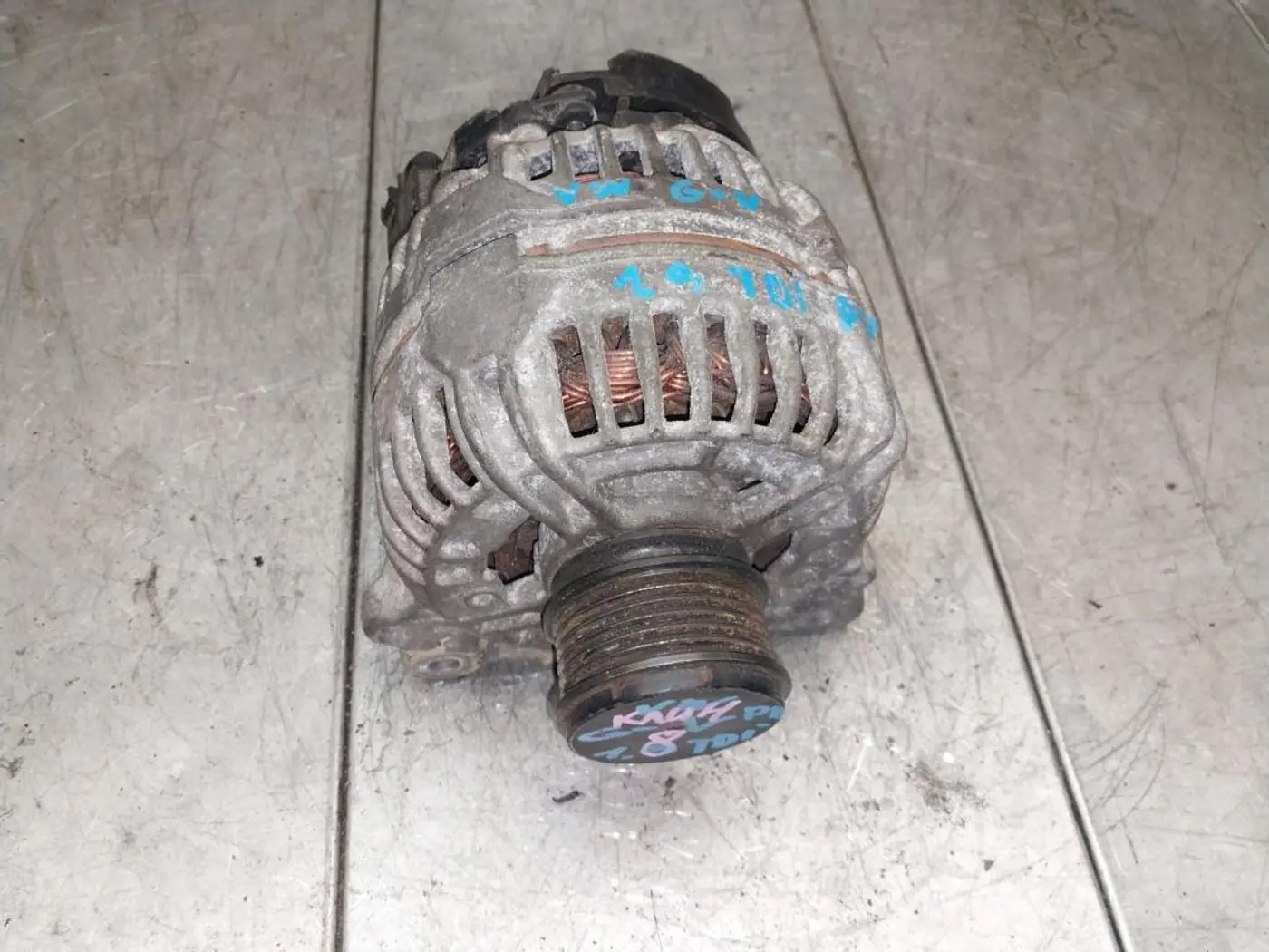 Генератор к Audi A4 2004