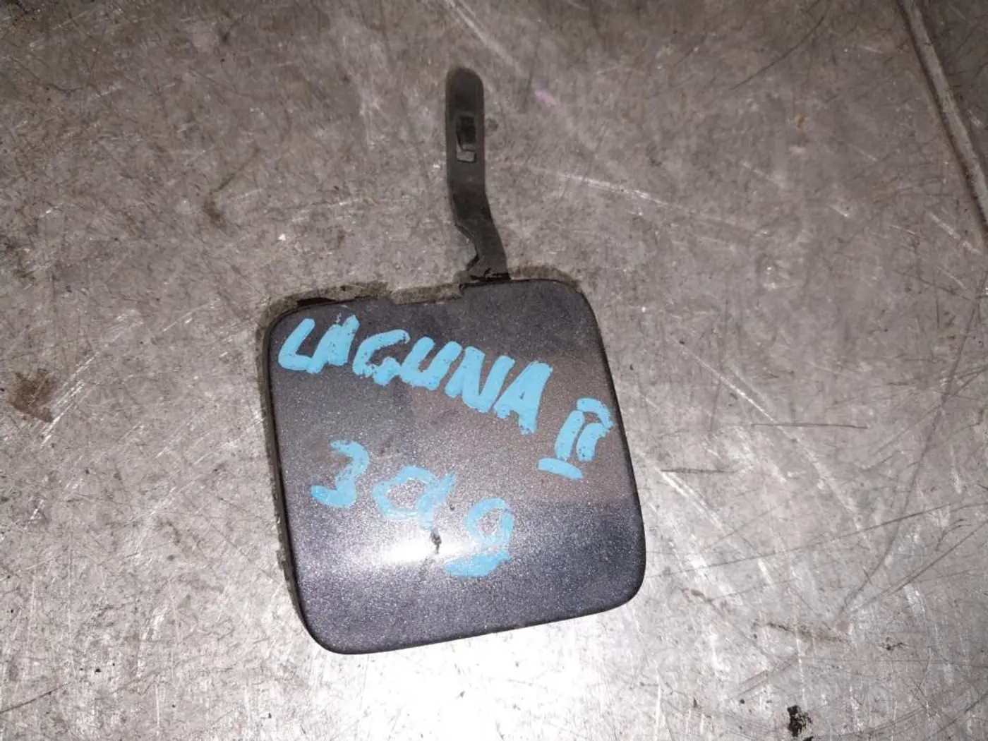Заглушка (решетка) в бампер к Renault Laguna 2002