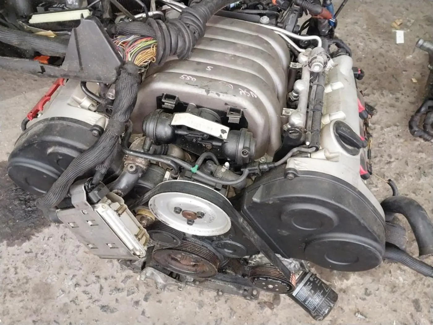 Двигатель к Audi A4 2003