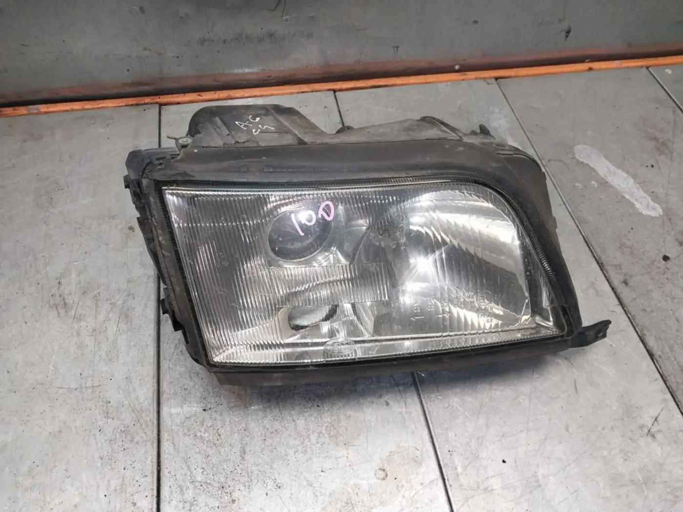 Фара правая к Audi A6 1996