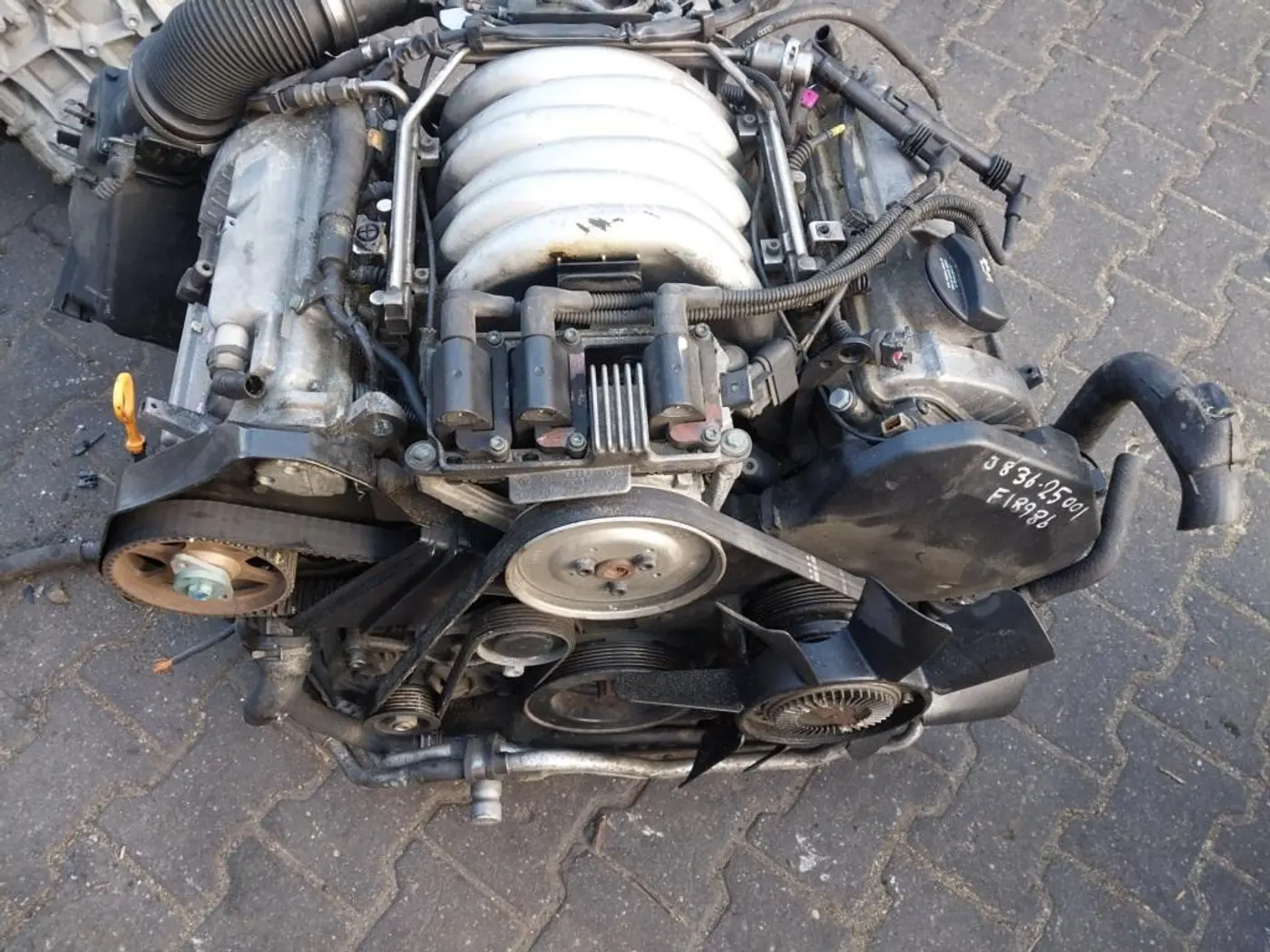 Двигатель к Audi A4 1998