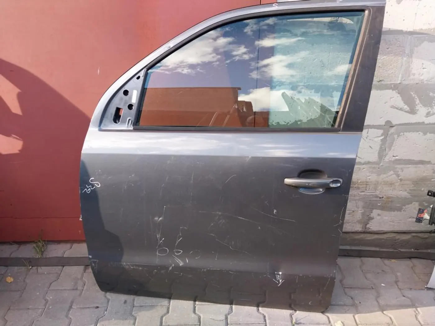Дверь передняя левая к Volkswagen Amarok 2013