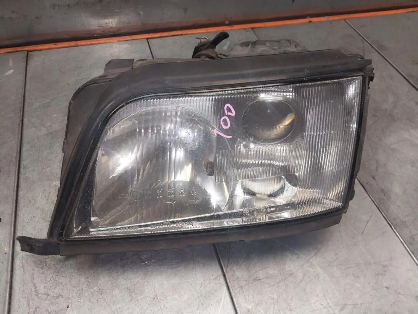 Фара левая к Audi A6 1996